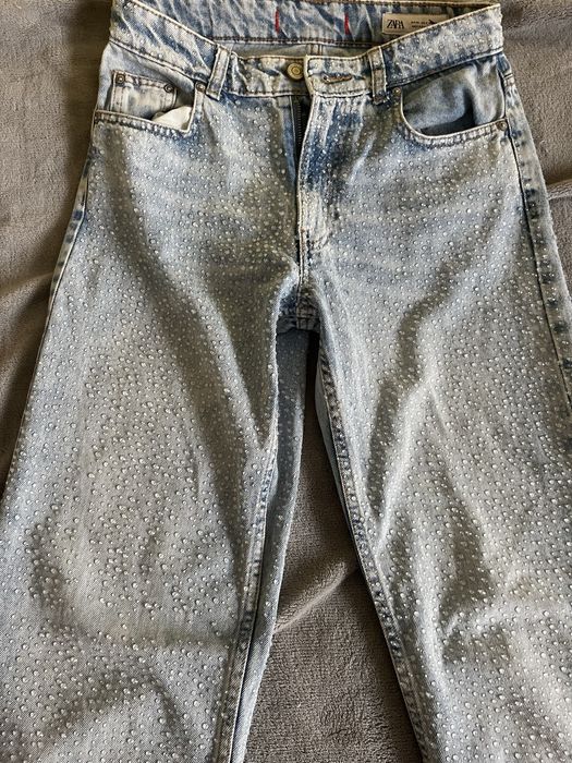 Дънки с камъни Zara