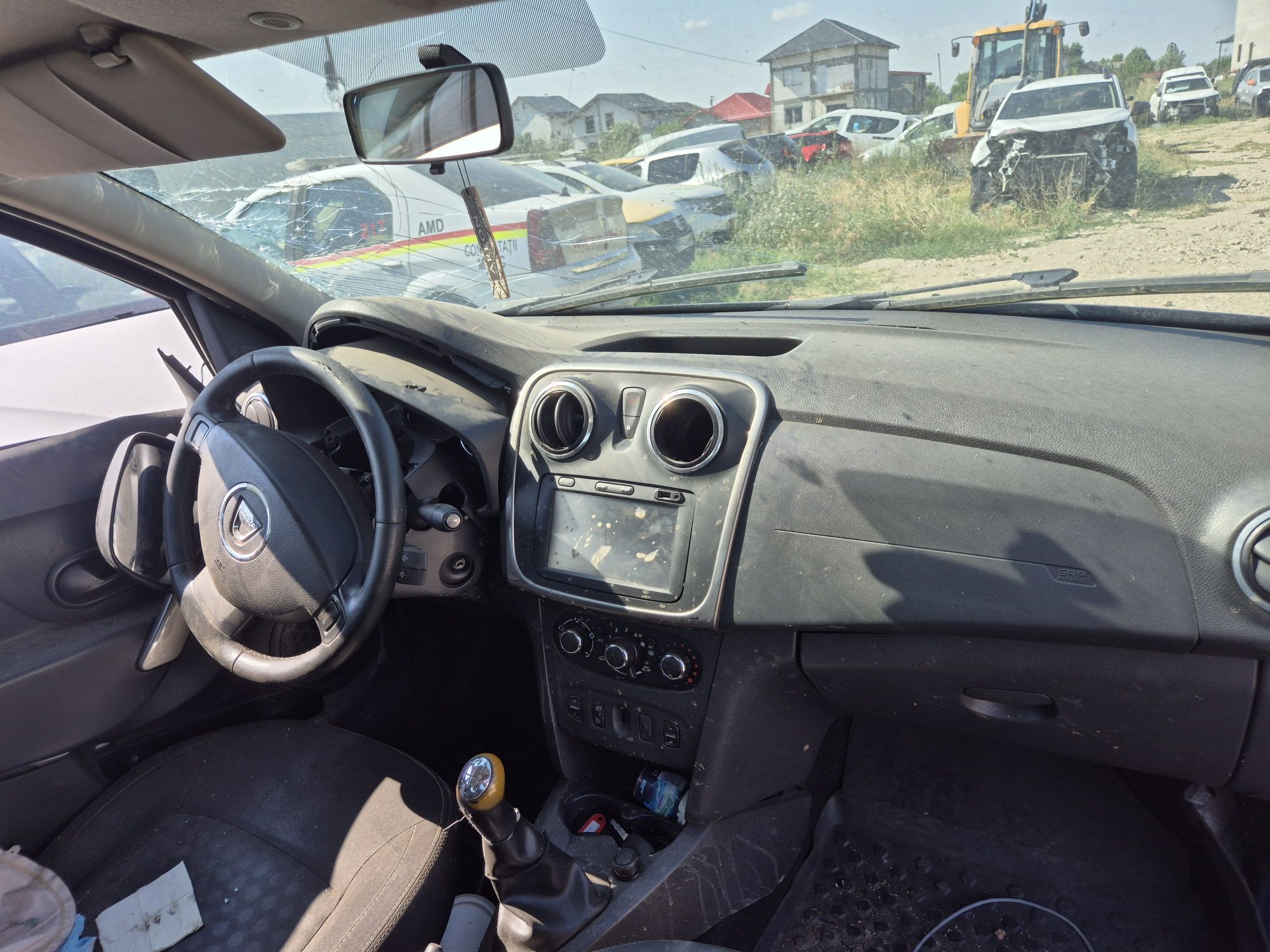 Dacia Logan lovit avariat