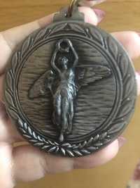 Vând medalie militar originals