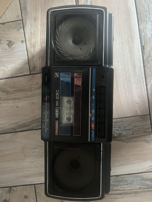 Продам касетную магнитолу Медео РМ-205С