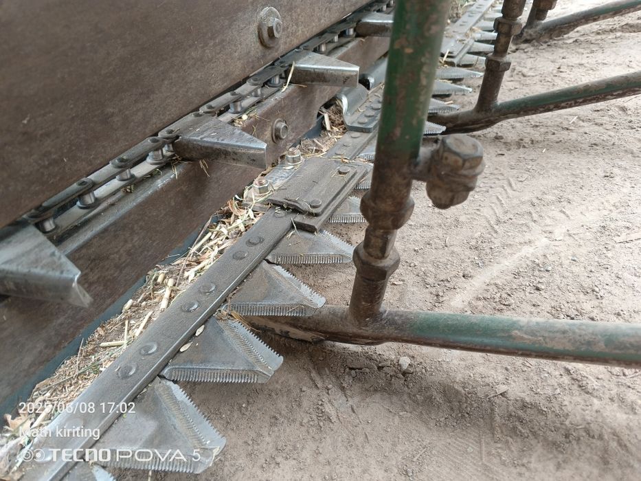 Mini kombayn sotiladi sroshni.