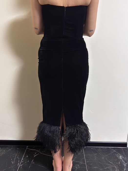 Rochie făcută pe comandă la croitor, catifea și pene, mărimea S-M