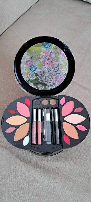 Paleta noua machiaj Douglas Star Palette
