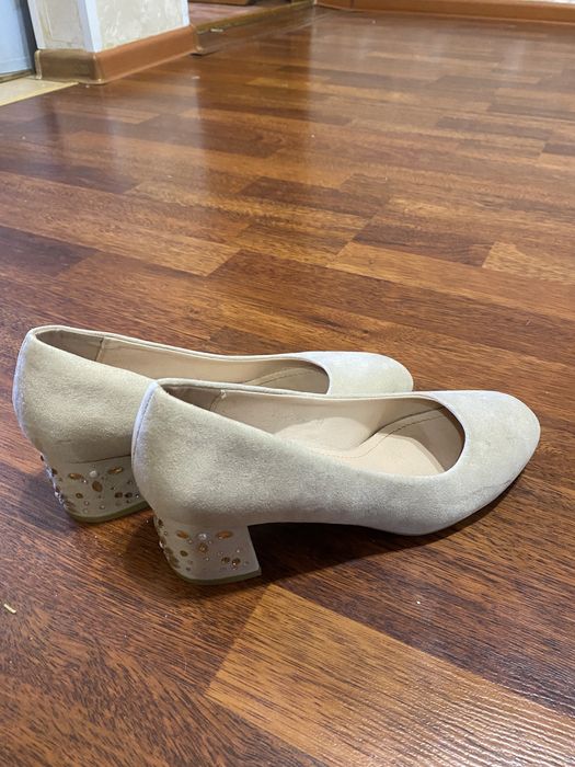 Туфли женские со стразами