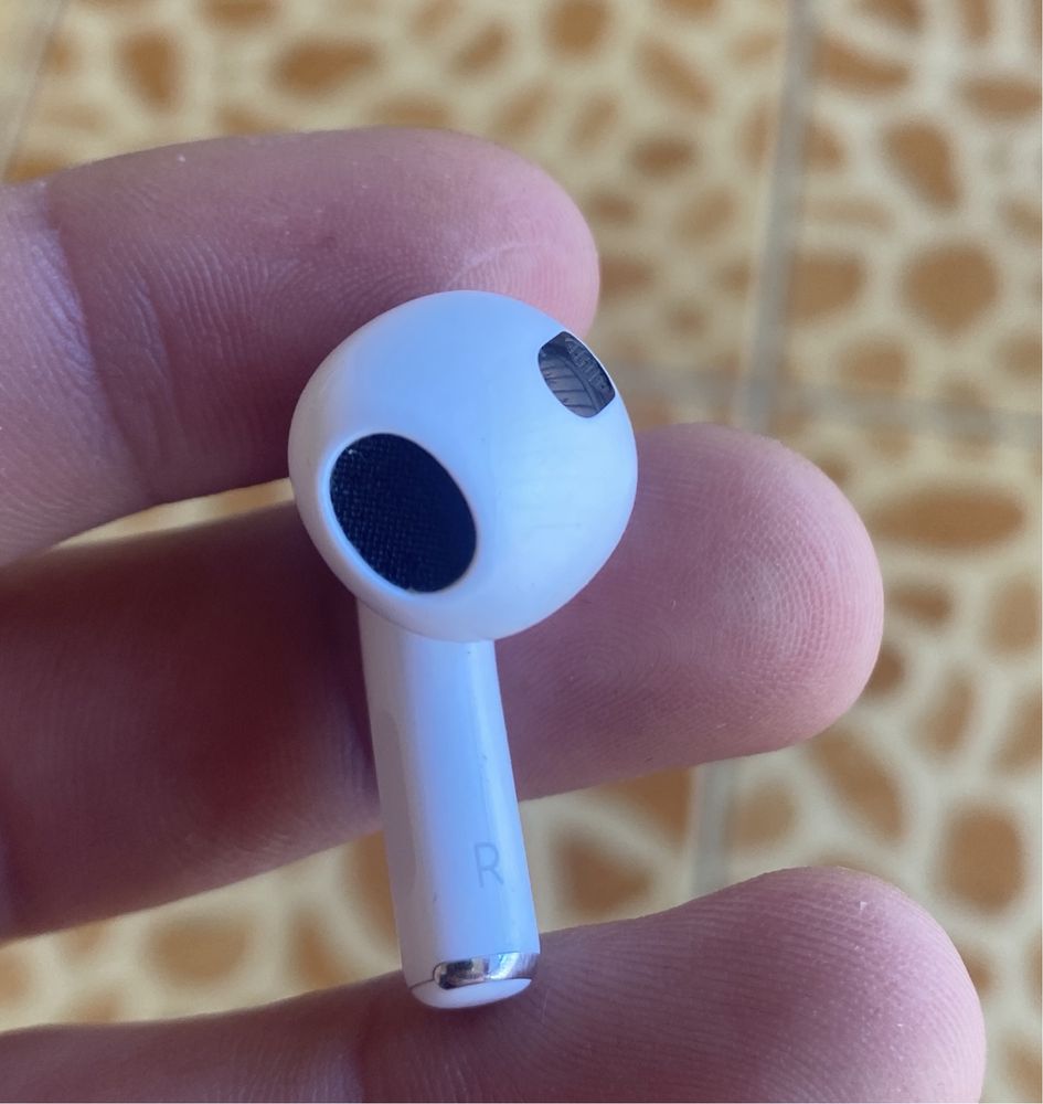 AirPods (3rd generation)