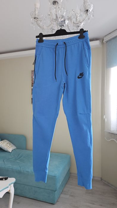 Nike tech 100% оригинално долнище, S размер