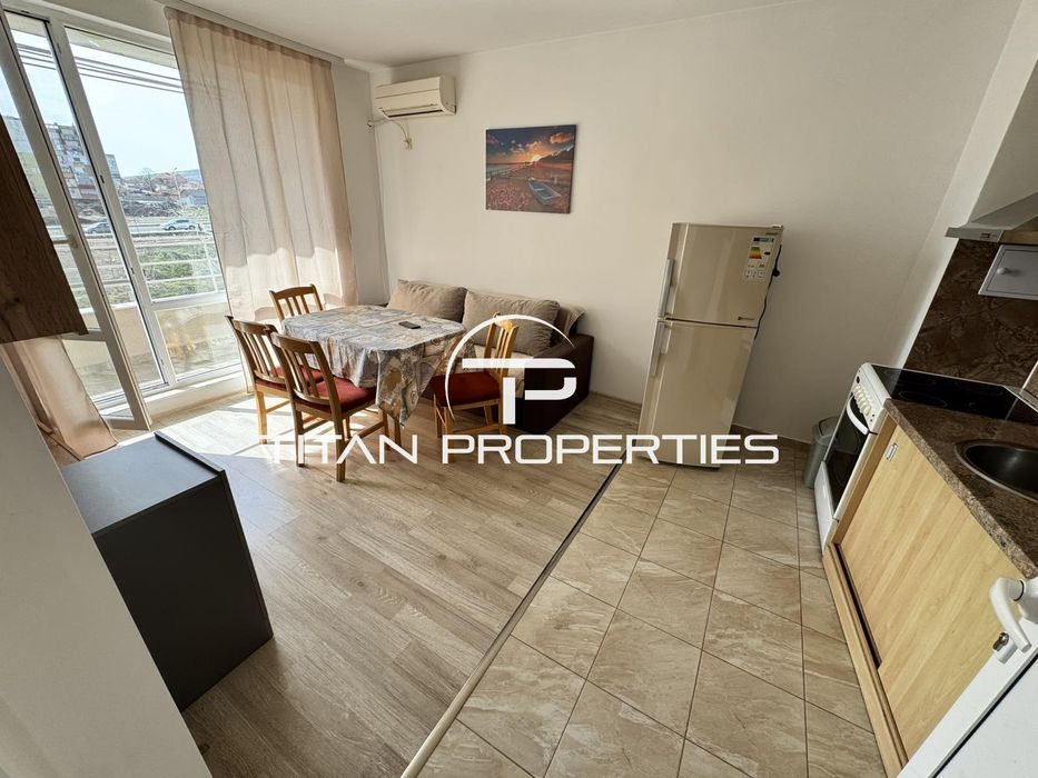 Дава се под наем Двустаен апартамент в Бургас, Меден рудник - зона В - 52 кв.м за 255 € - Снимка #1