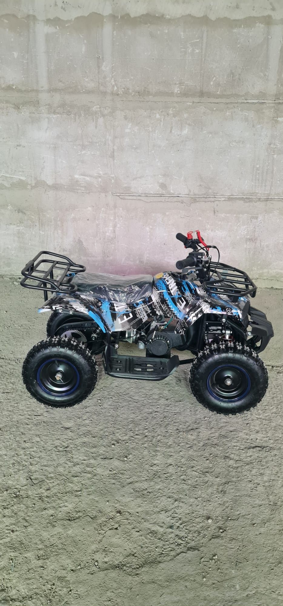 ATV Quad adus din Germania cu motor pe benzina in 2 timpi cu roti pe 6