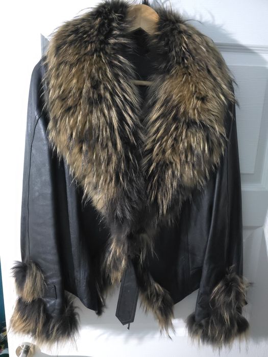 Дамско яке от естествена кожа и лисица