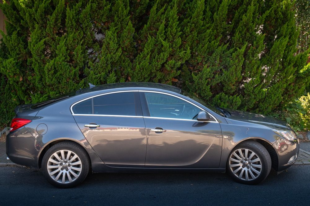 Opel Insignia Hatchback 2.0 Turbo 220 CP