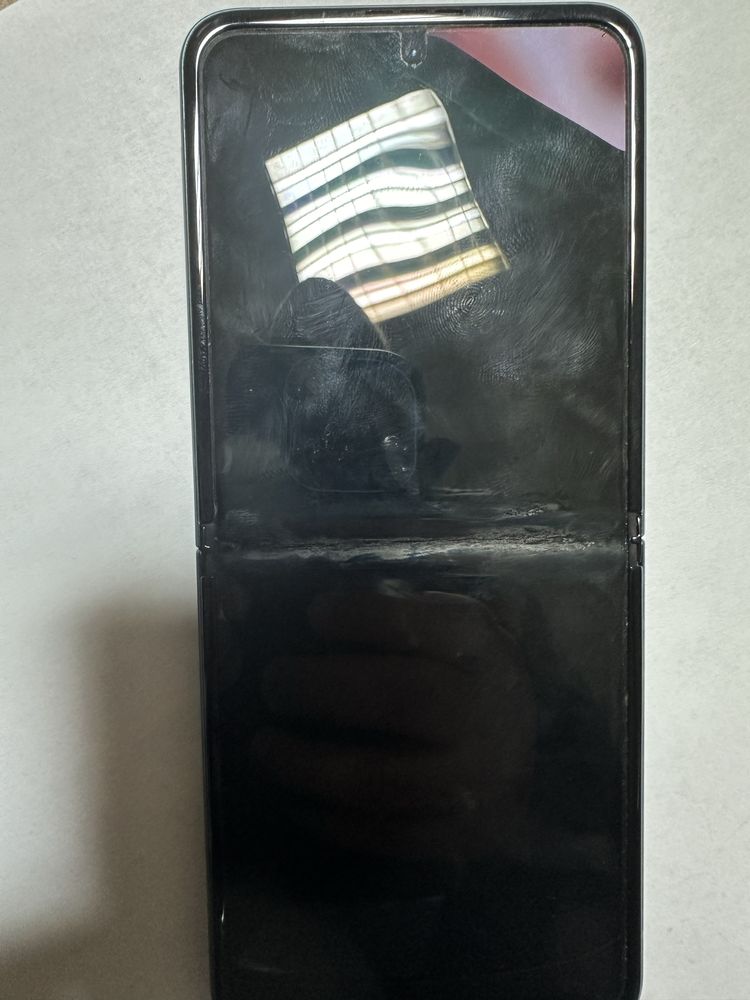 Samsung Galaxy Z Flip 3(F711B)перфектен,за части