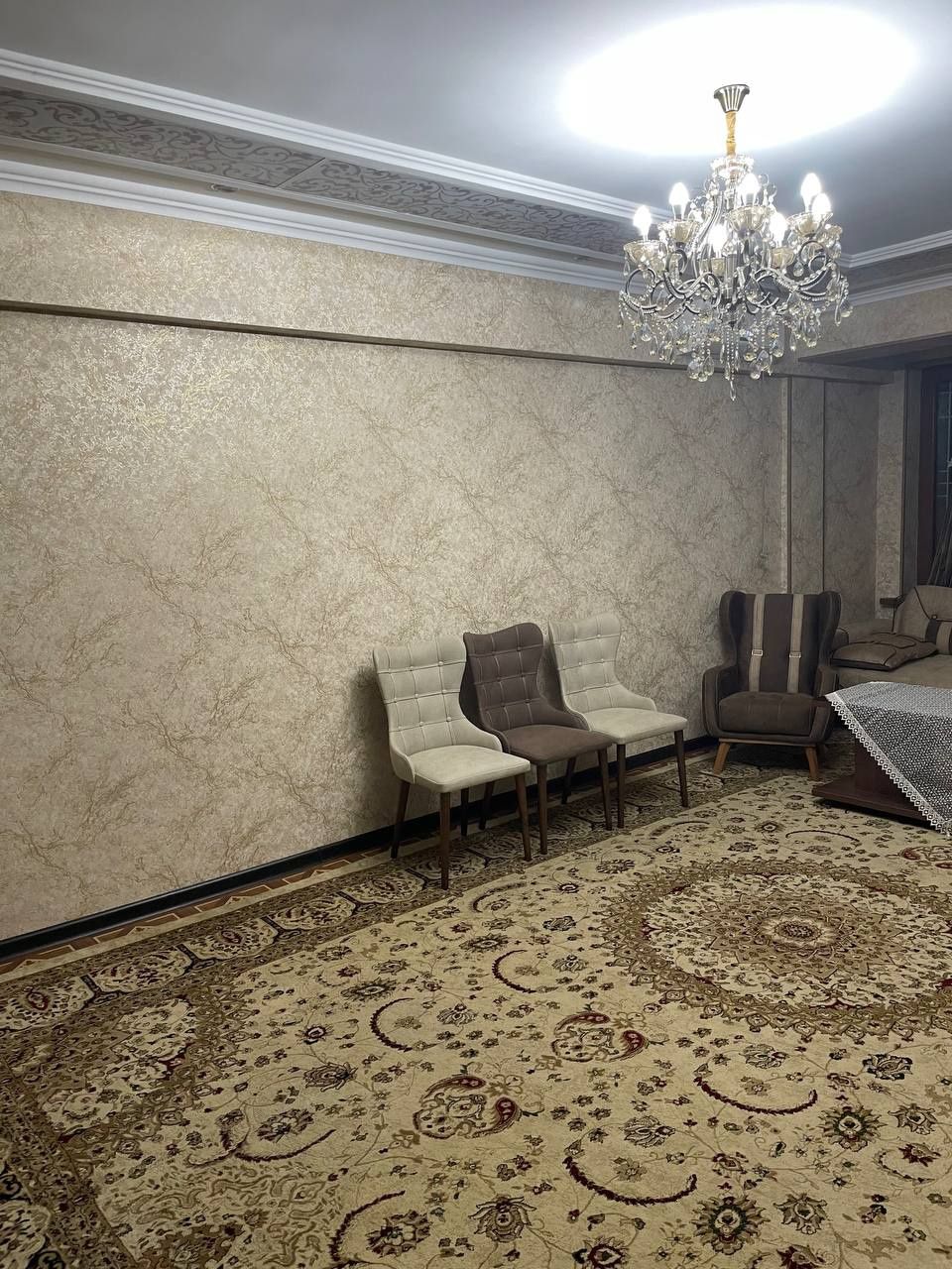 Срочно АРЕНДА квартиры 3 комнатная укомплектованная 900$