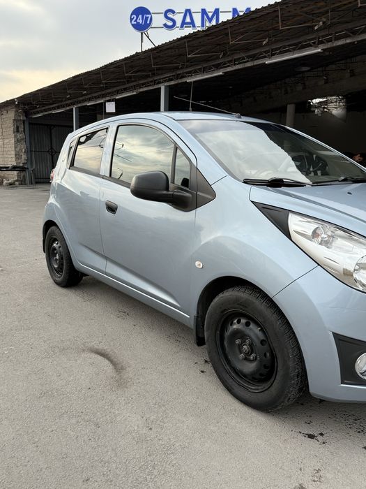 Продается Chevrolet Spark 2014 года