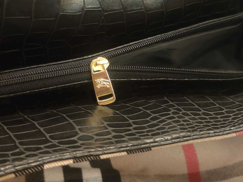 Geanta/Poseta Burberry - Model deosebit