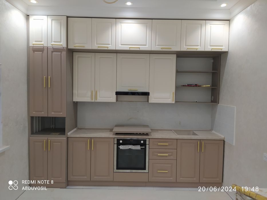 Мебельщик, плотник, сборка и разборка мебели, изготовление мебели.