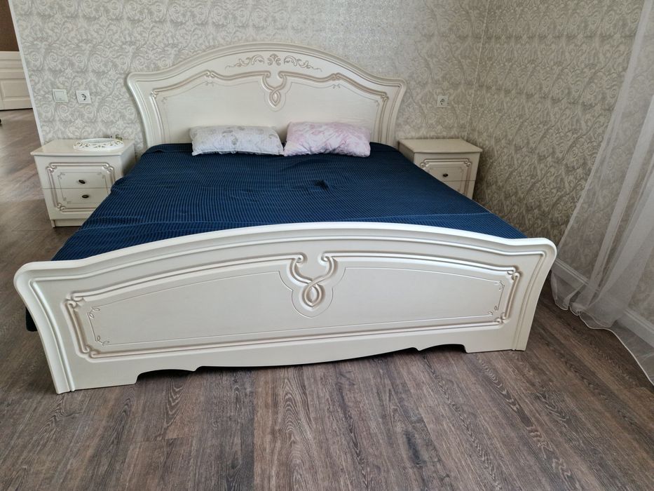 Продам полный спальный комплект