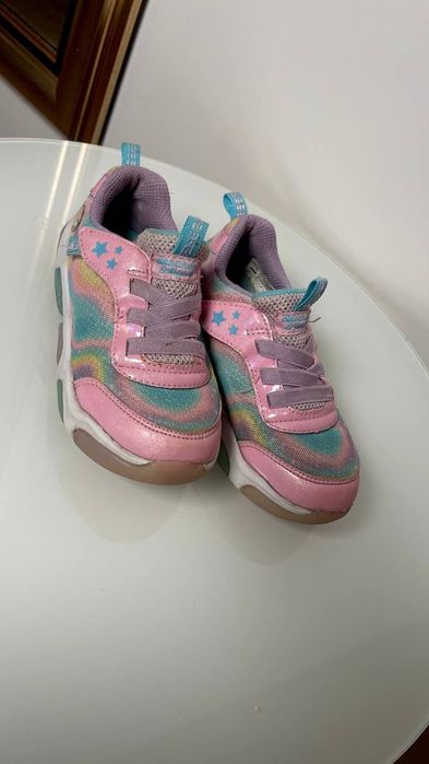 Adidasi Skechers
