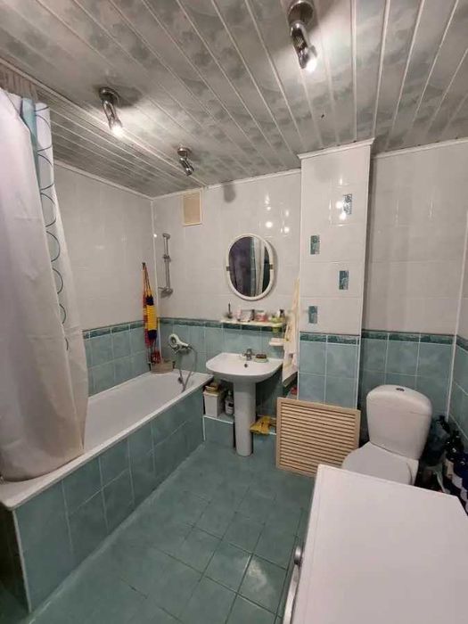 Продам 4-комнатную квартиру, 76 м² · 8/9 этаж, Курмангазы 154