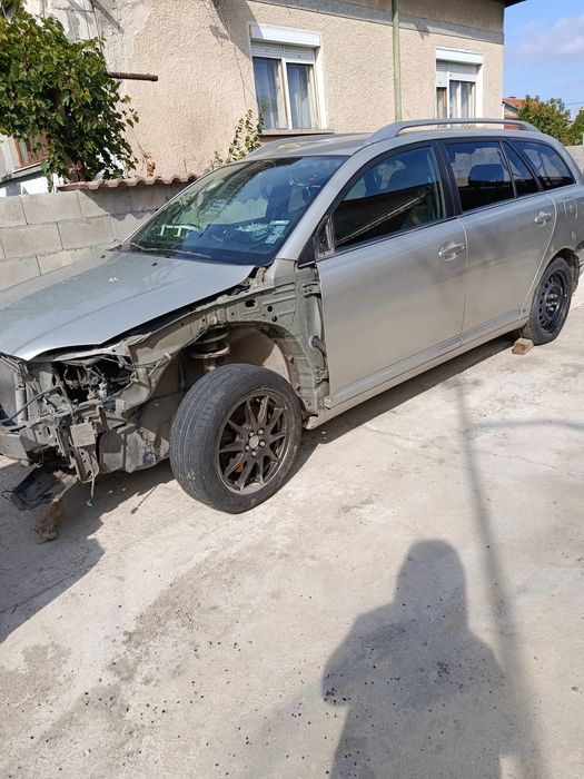 Фейслифтови фарове за Тойота Авенсис