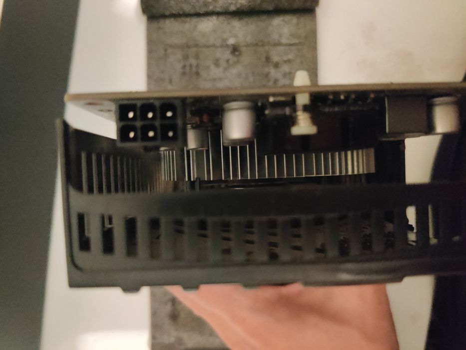 Продам видеокарту gtx550ti