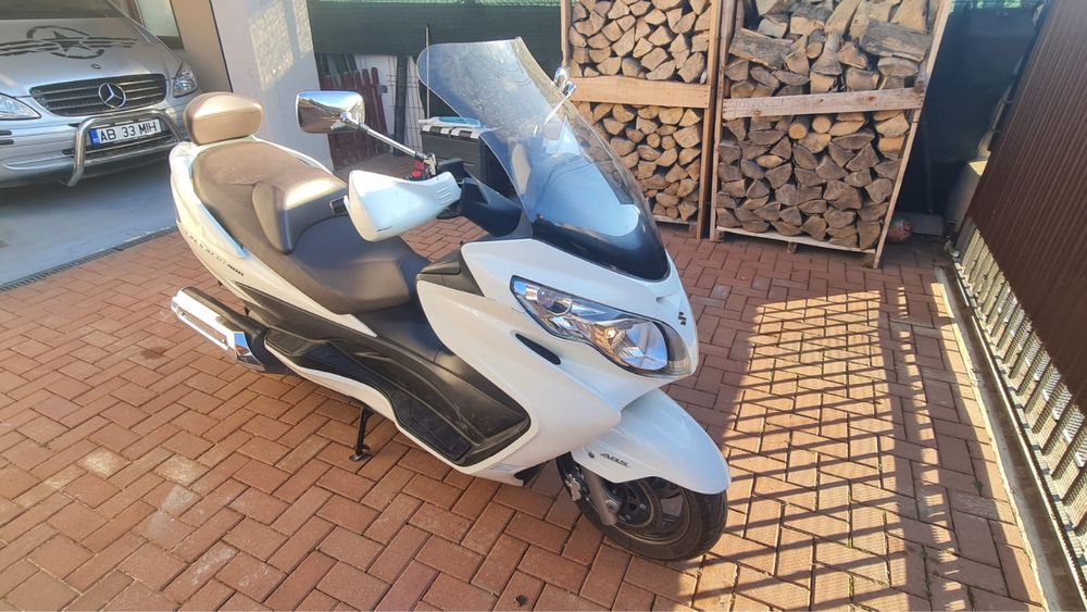 SUZUKI burgman 400