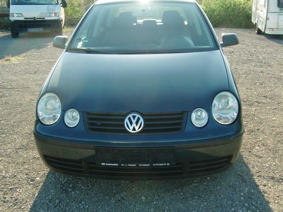 dezmembrez VW Polo 1,2 benzina in 5 usi an 2003