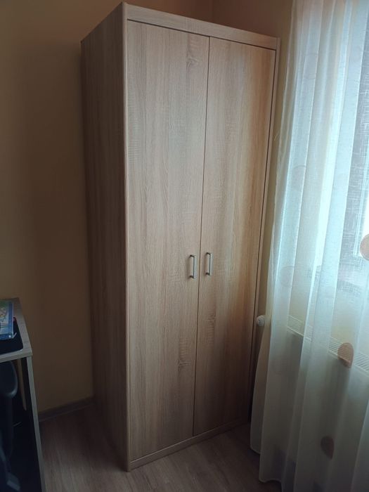 Pat tineret,dulap cu două uși,plus două polițe