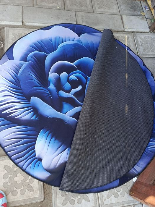 Продам два коврика