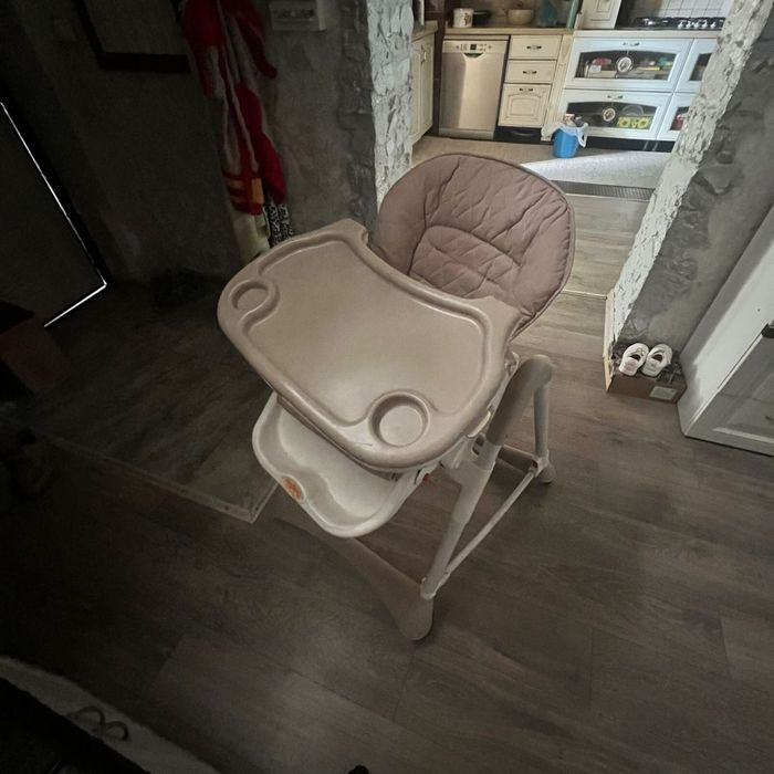 Отдам бесплатно детский стульчик для кормления