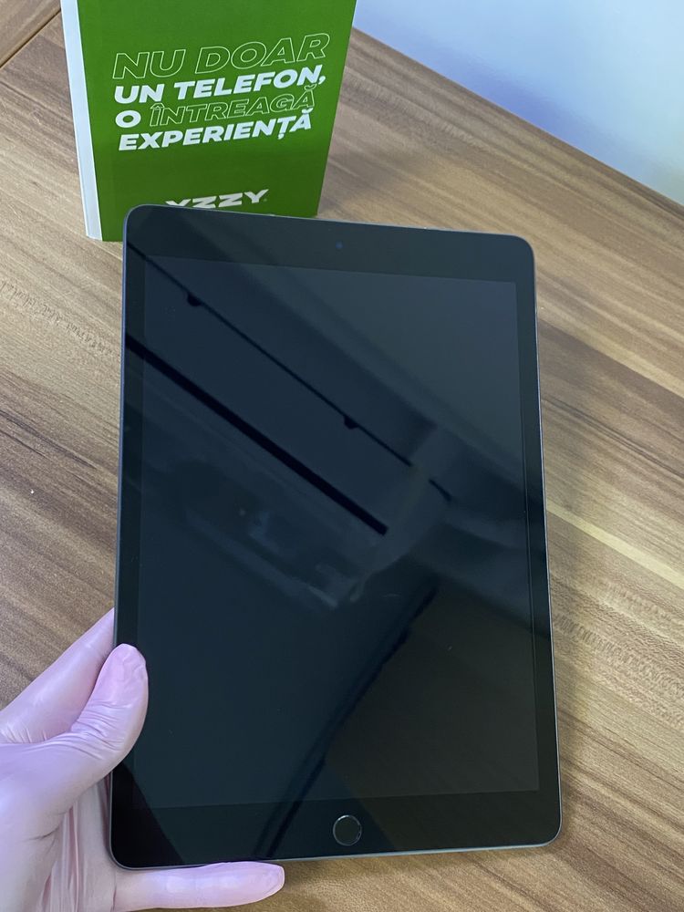 iPad 10.2-Inch 9th Generation / 64 GB / Space Gray/ Bun
