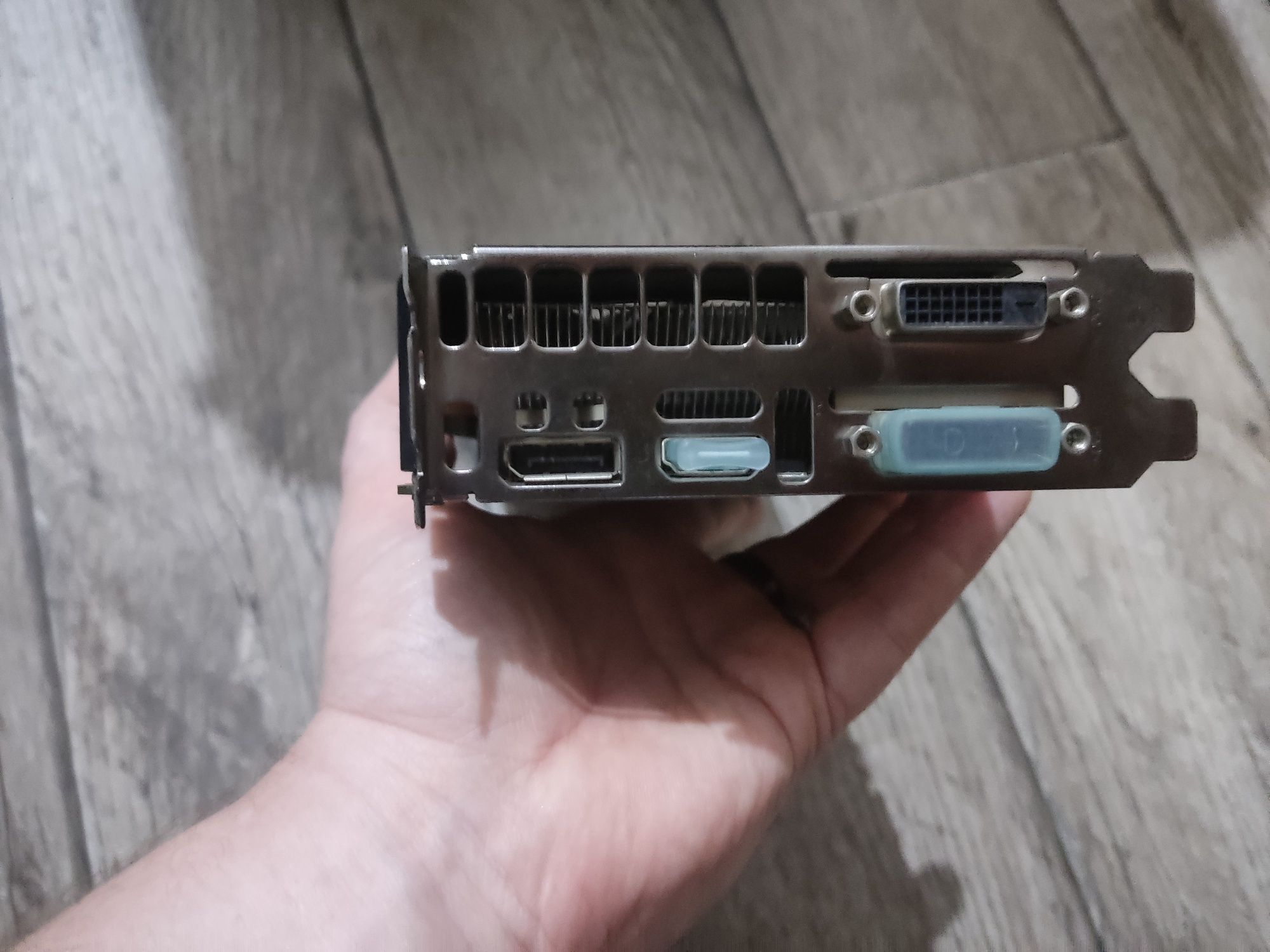 Продаю видеокарту Geforse GTX 760 2GB