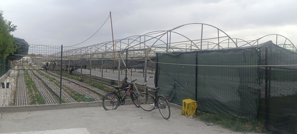 Парник  сотилади   заводской  70сотикники