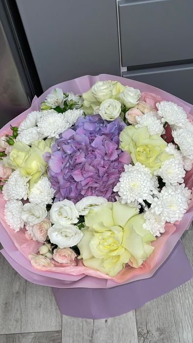 Продам цветы 10000. Писать на ватсапп