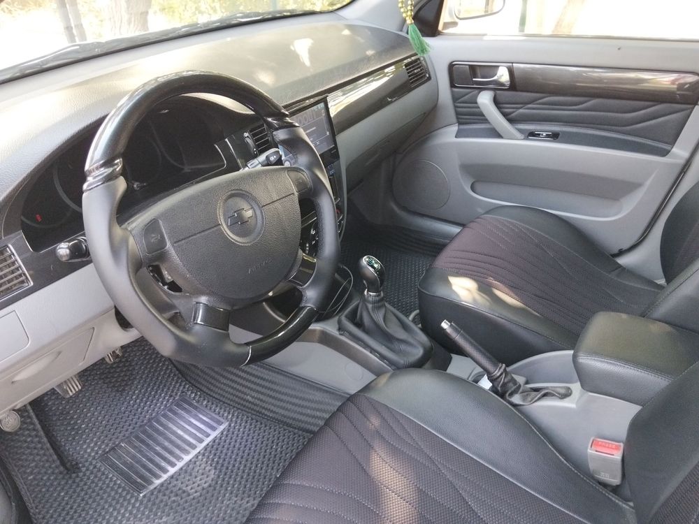 Продаю машину chevrolet lacetti