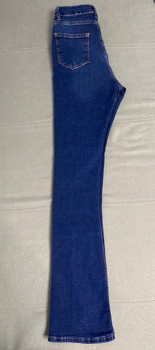 Blugi evazați albastru