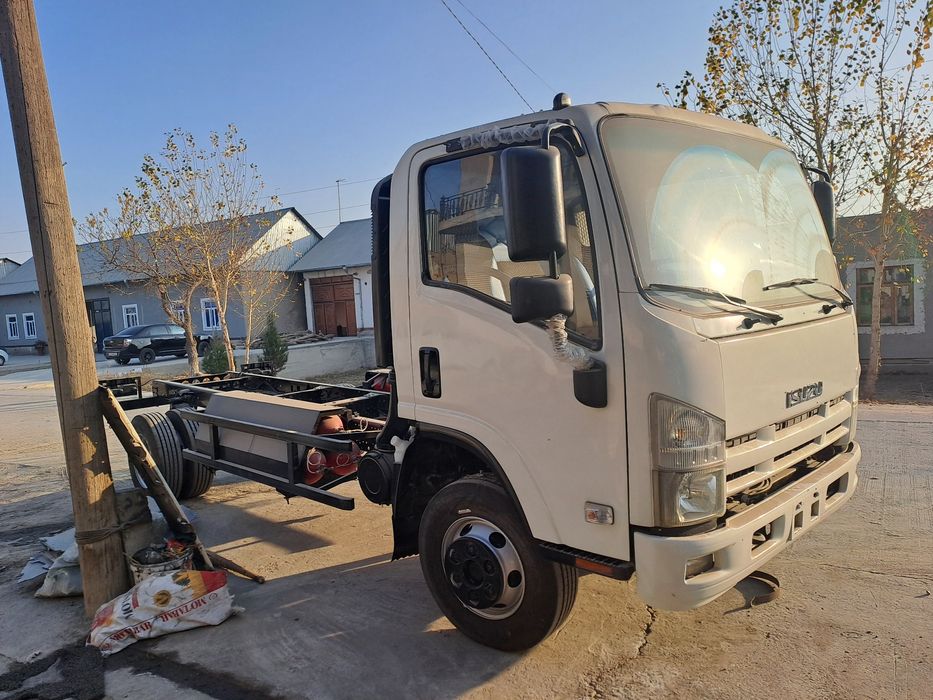 Isuzi aftobiz yig'lgan yil2011