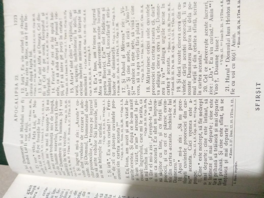 Vând biblie, noul și vechiul testament