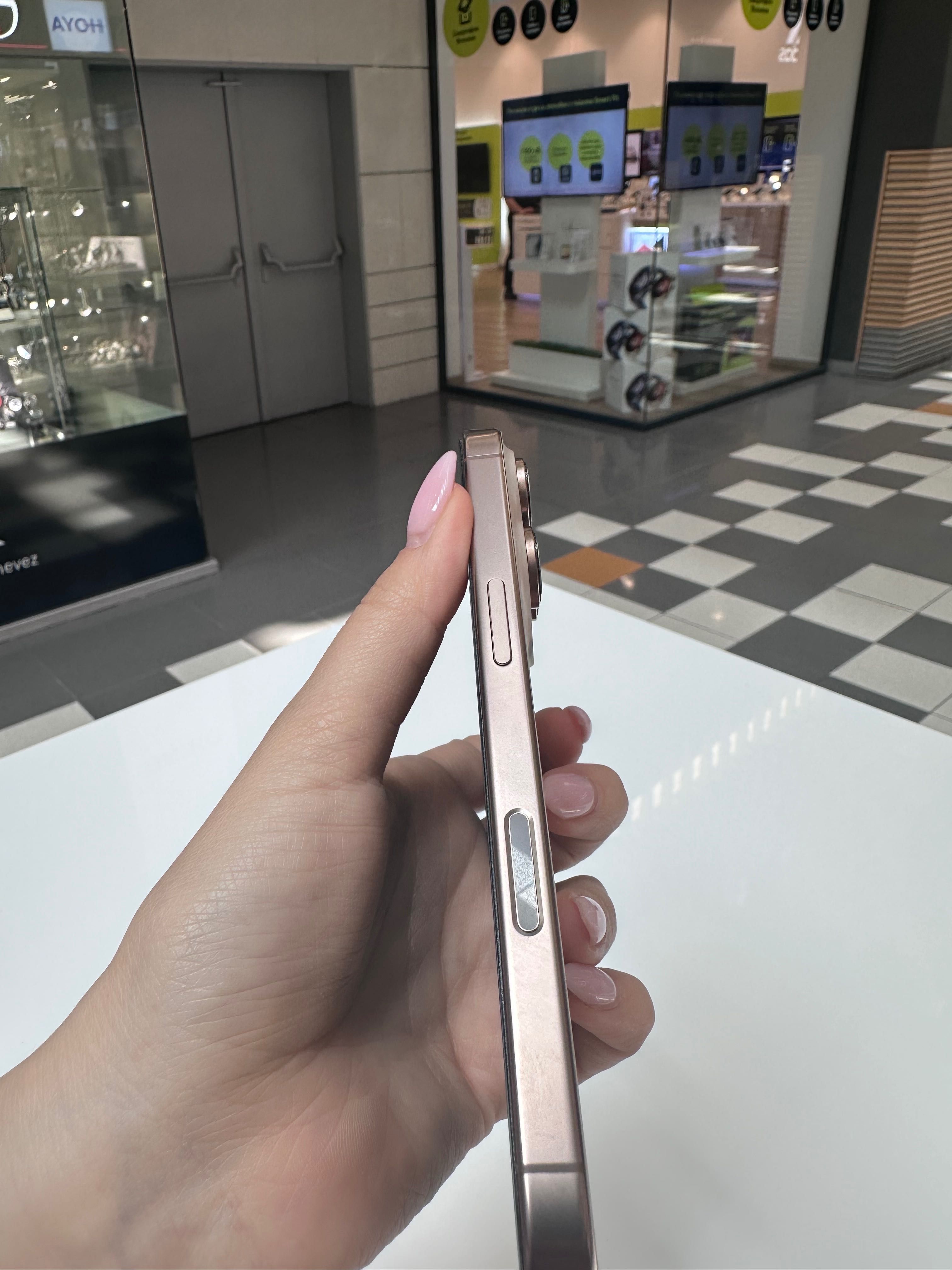 Iphone 16 pro с Гаранция