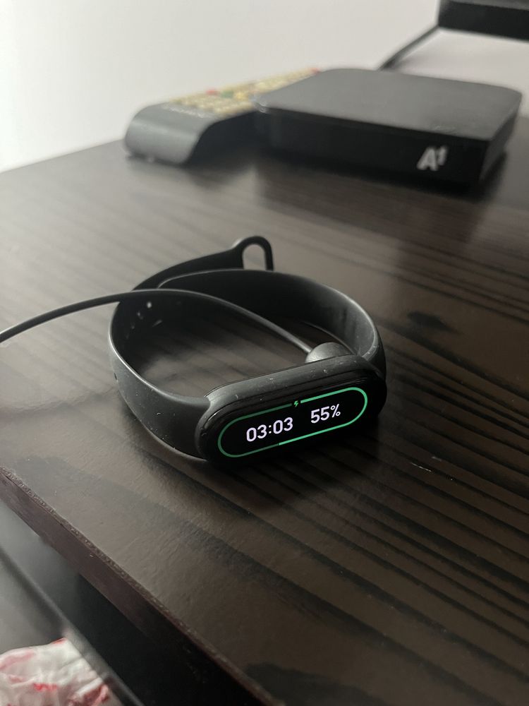 Фитнес гривна Xiaomi Mi Smart Band 6, запазен, като нов