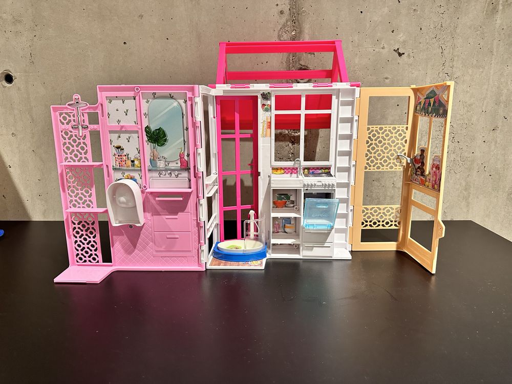 Къща за кукли Mattel Barbie преносима на 2 етажа, с аксесоари