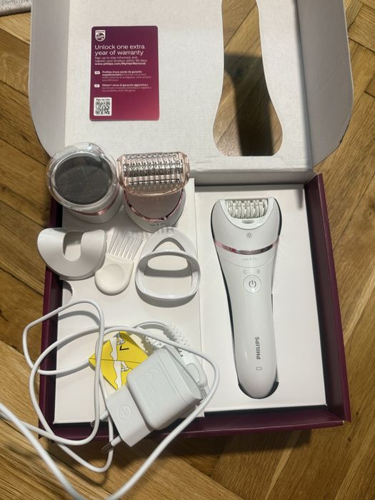Philips Epilator Series 8000 - епилатор със 7 приставки (нов)