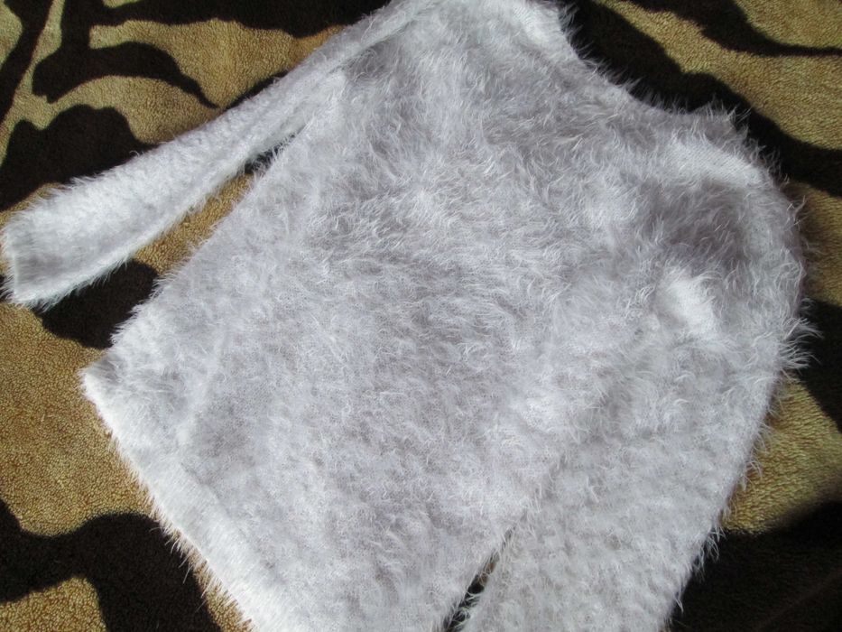 pulover alb pufos fetite H&M  134