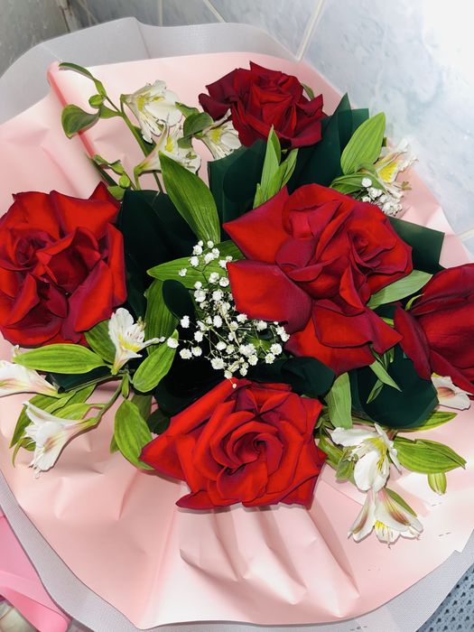 Красная роза.