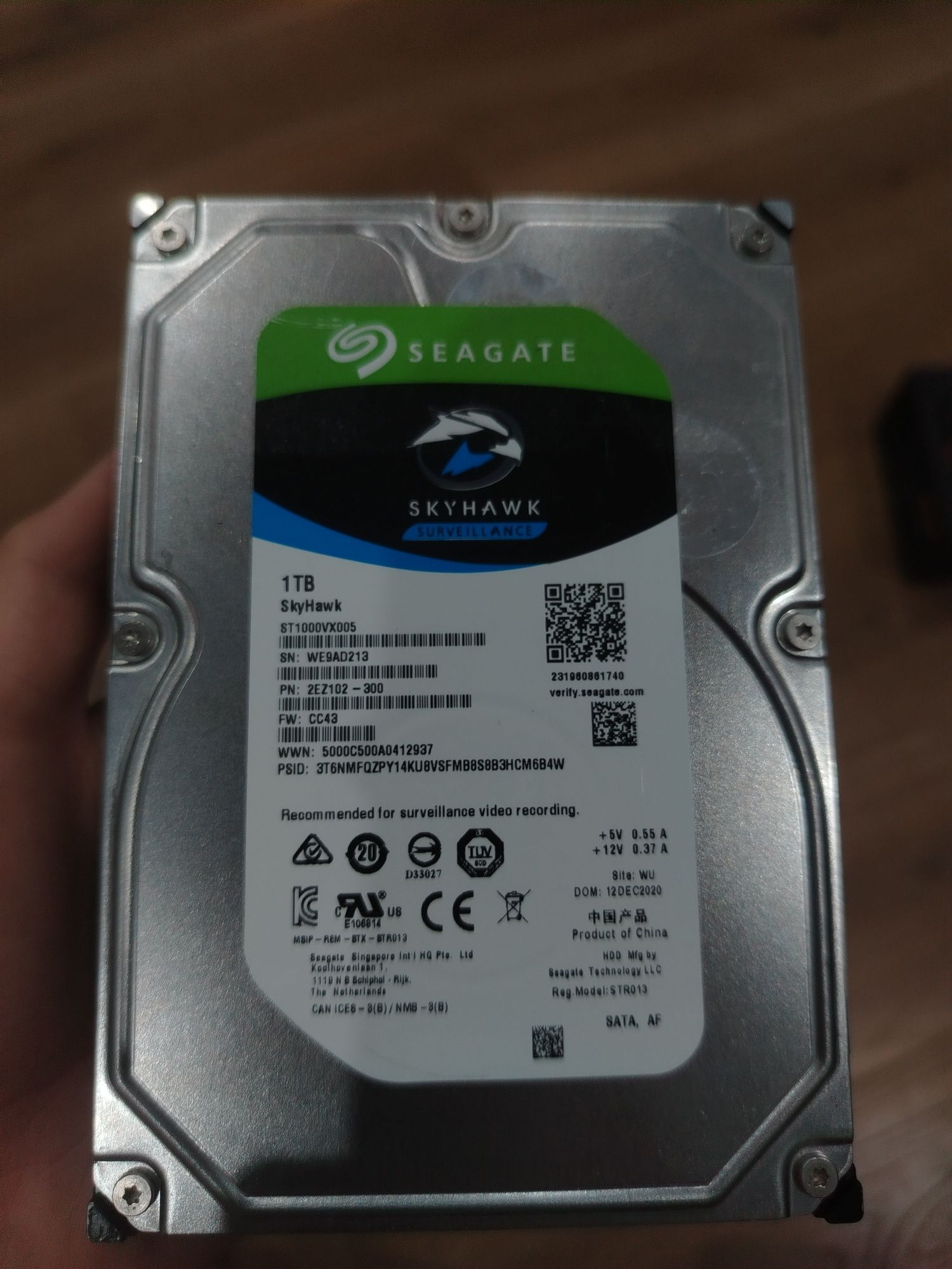 Жёсткий диск  seagate 1tb skyhawk