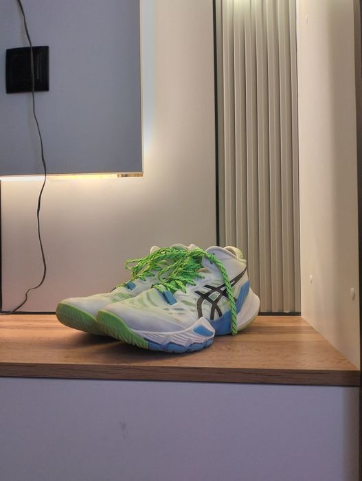 Волейбольные кроссовки