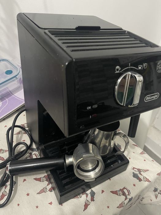 Vand espressor delonghi+ibric pentru spuma de lapte