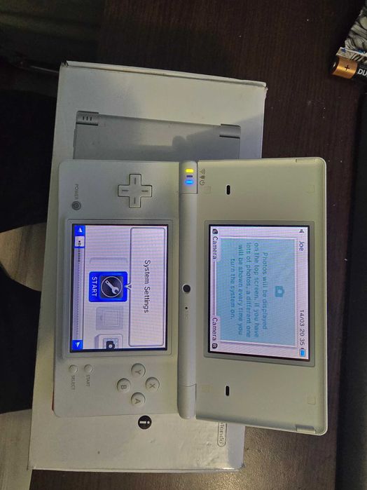 Nintendo DSi с кутия