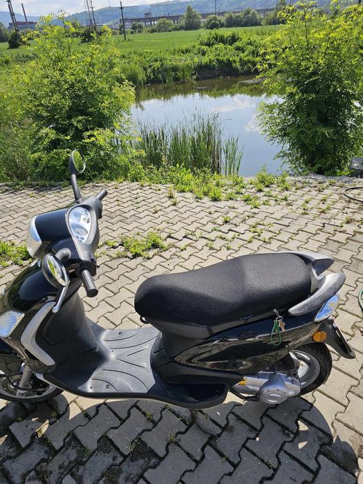 Vând scuter Piaggio