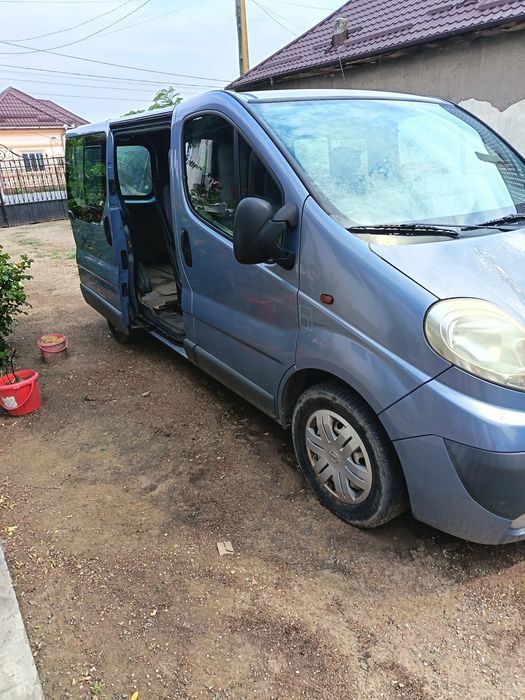 Opel Vivaro/  motor 2500 diesel/an 2007