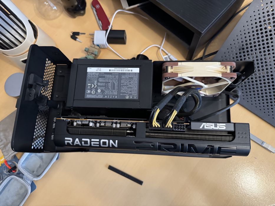 Razer Core X Chroma – eGPU, 700W, Thunderbolt, RGB,USB + LAN, Noctua